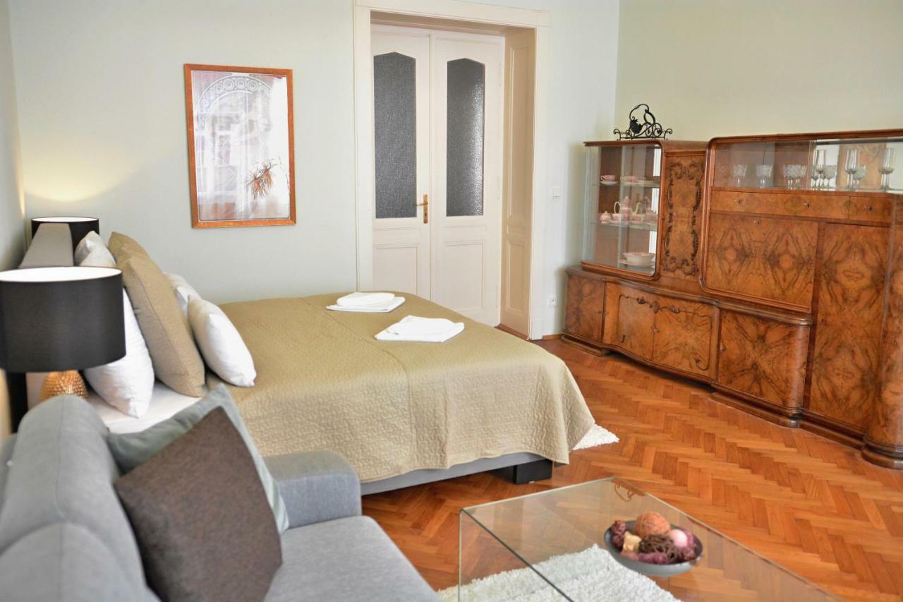 Apartment In The Heart Of ปราก ภายนอก รูปภาพ