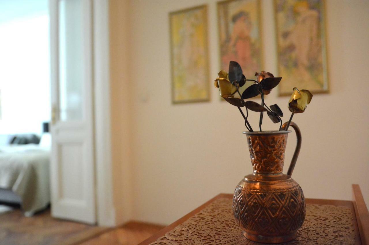Apartment In The Heart Of ปราก ภายนอก รูปภาพ