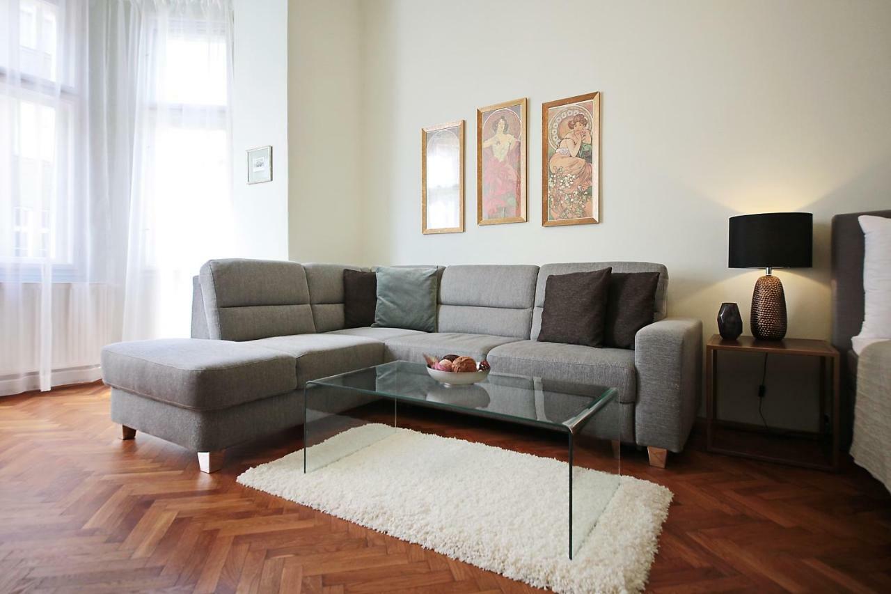 Apartment In The Heart Of ปราก ภายนอก รูปภาพ