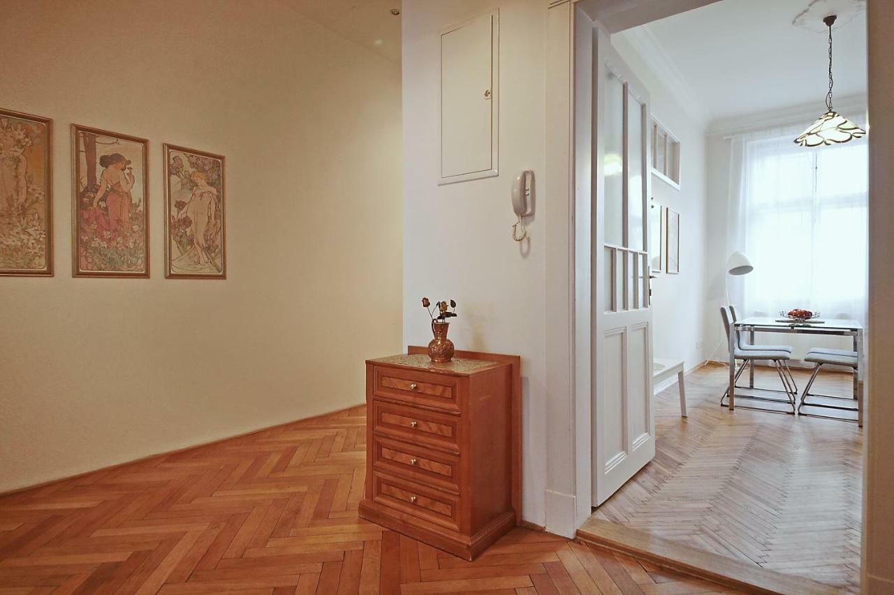Apartment In The Heart Of ปราก ภายนอก รูปภาพ
