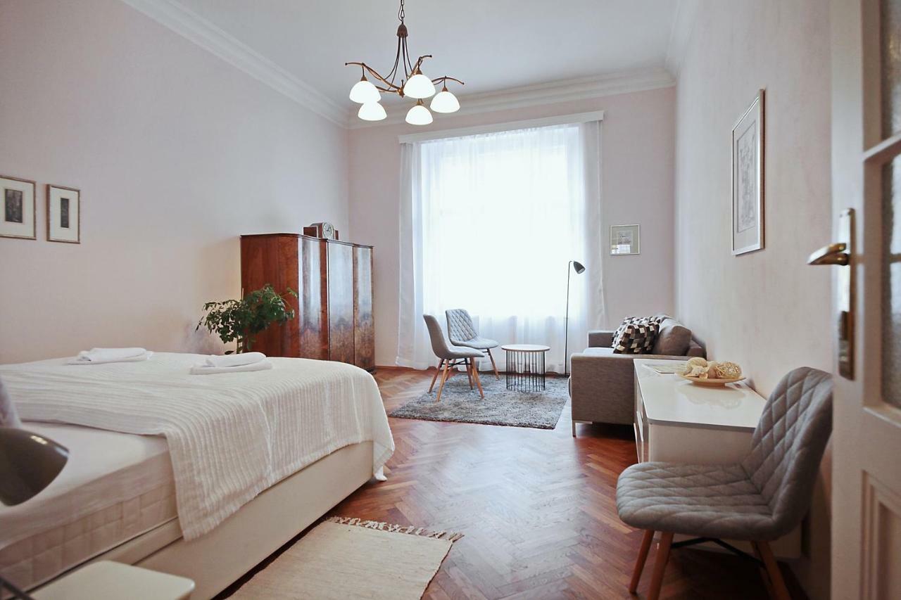 Apartment In The Heart Of ปราก ภายนอก รูปภาพ