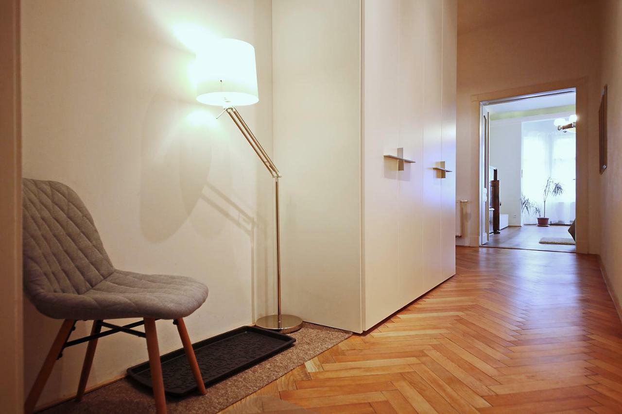 Apartment In The Heart Of ปราก ภายนอก รูปภาพ