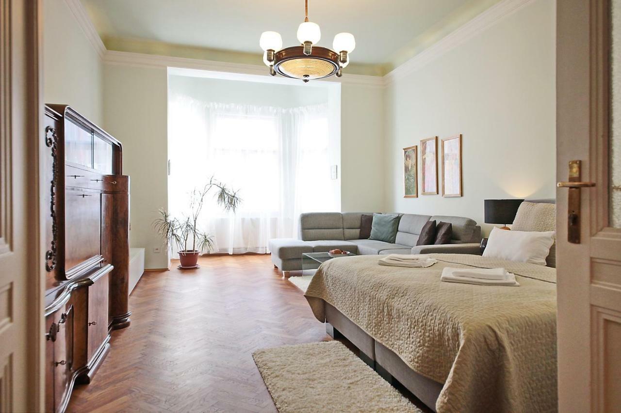 Apartment In The Heart Of ปราก ภายนอก รูปภาพ