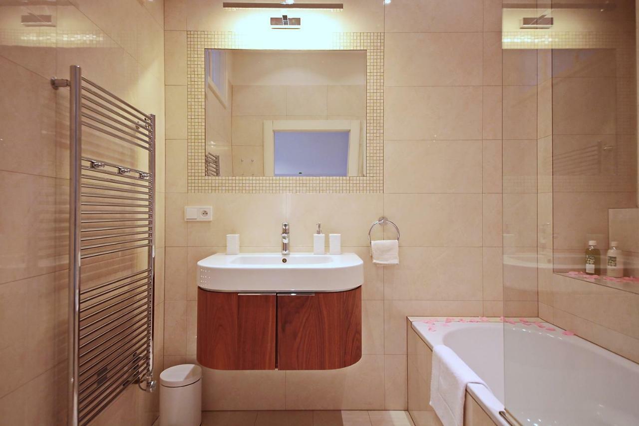 Apartment In The Heart Of ปราก ภายนอก รูปภาพ