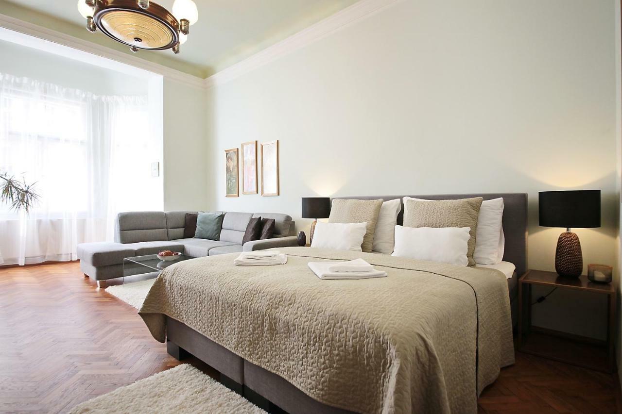 Apartment In The Heart Of ปราก ภายนอก รูปภาพ