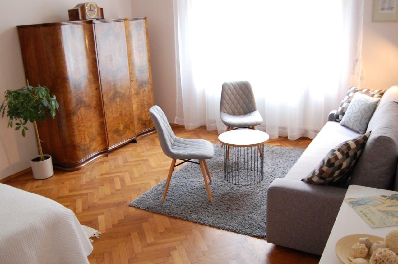 Apartment In The Heart Of ปราก ภายนอก รูปภาพ